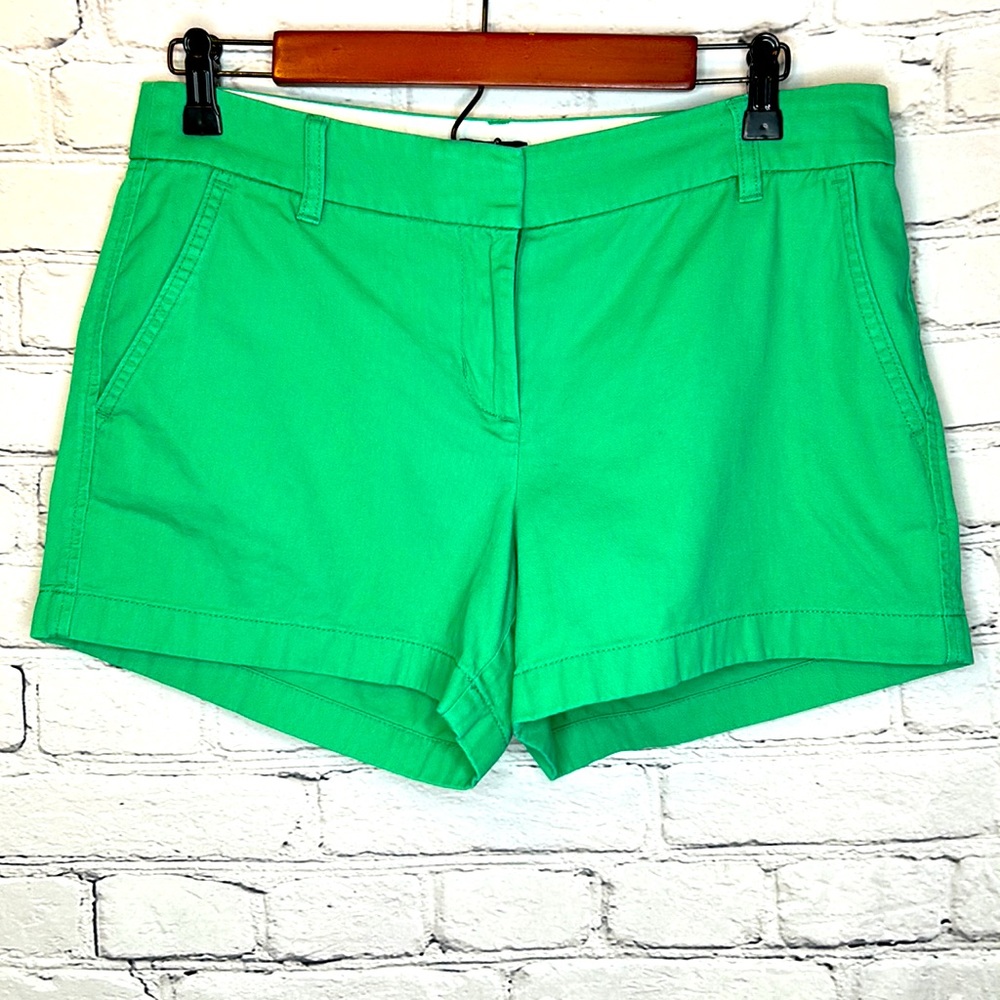 J. Crew Green Flat Front Chino Shorts Size 6 Excellent Condition